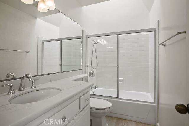 118 Oxford, Irvine CA: https://media.crmls.org/medias/fee4f744-5fdc-469a-9b43-0dbbcd02f0ed.jpg