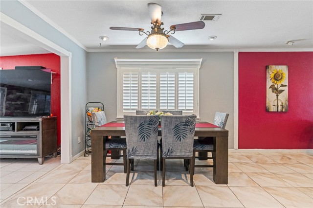 16080 San Jacinto Avenue, Fontana CA: https://media.crmls.org/medias/fee5041d-9683-43d3-a0e8-fb2b52daf28f.jpg