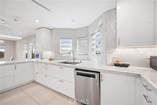 Detail Gallery Image 10 of 53 For 515 La Loma Rd, Glendale,  CA 91206 - 4 Beds | 5 Baths