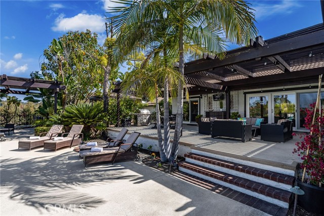 2465 Via Oeste Drive, Fallbrook CA: https://media.crmls.org/medias/fee6e04b-9a2b-406a-97d3-a9e5a65b38cd.jpg