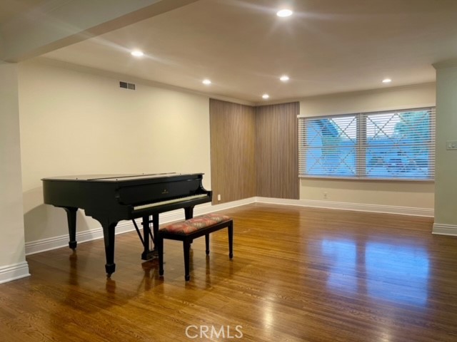 Detail Gallery Image 18 of 31 For 23652 Collins St, Woodland Hills,  CA 91367 - 4 Beds | 2 Baths