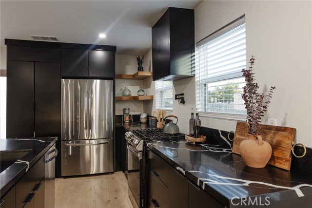 Detail Gallery Image 12 of 57 For 6418 3rd Ave, Los Angeles,  CA 90043 - 3 Beds | 2 Baths