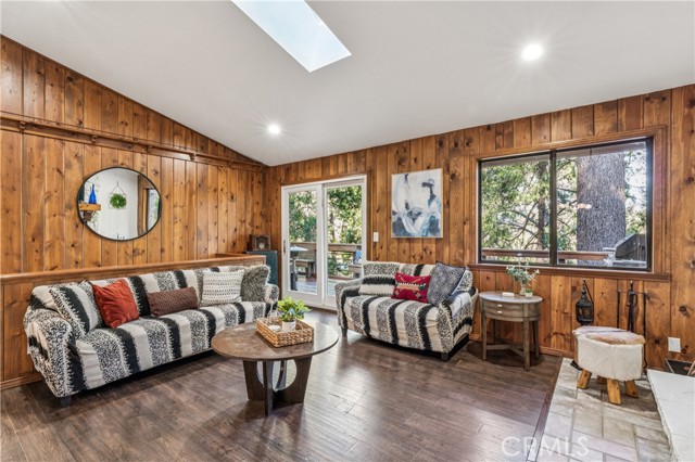 Detail Gallery Image 18 of 46 For 24166 Cresta, Crestline,  CA 92325 - 4 Beds | 3 Baths