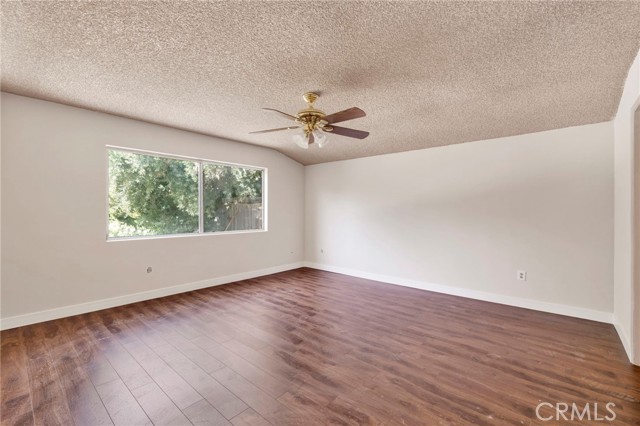 Detail Gallery Image 14 of 31 For 15455 Wyandotte St, Van Nuys,  CA 91406 - 3 Beds | 2 Baths
