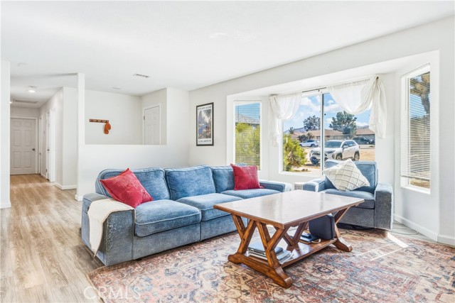 Detail Gallery Image 7 of 35 For 57826 Joshua, Yucca Valley,  CA 92284 - 3 Beds | 2 Baths