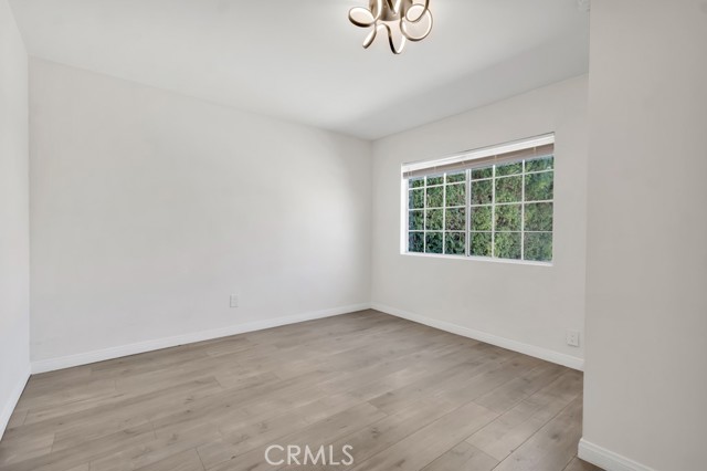 5434 Sylvia Avenue, Tarzana CA: https://media.crmls.org/medias/feeb3b37-d684-4982-91d0-a779aadce956.jpg