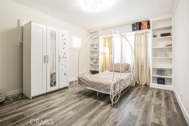 15409 Wyandotte Street, Van Nuys CA: https://media.crmls.org/medias/feeb4f76-7918-404d-99b5-ff4c5dbe7093.jpg