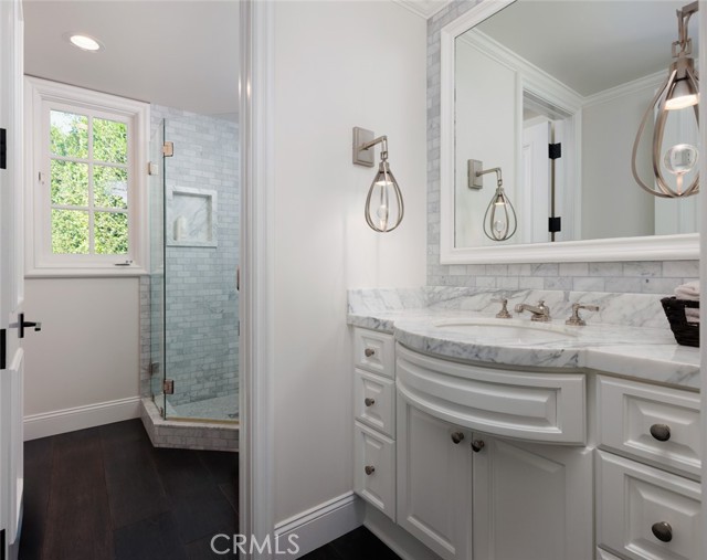 Detail Gallery Image 11 of 69 For 125 Kings Pl, Newport Beach,  CA 92663 - 5 Beds | 6/1 Baths
