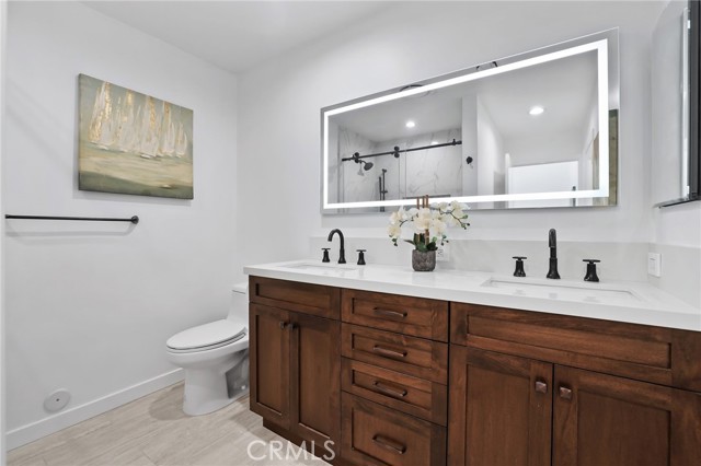 Detail Gallery Image 16 of 25 For 4424 Deanwood Dr, Woodland Hills,  CA 91364 - 5 Beds | 5/1 Baths