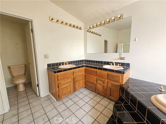 Detail Gallery Image 22 of 54 For 18834 Deer Hill Rd, Hidden Valley Lake,  CA 95467 - 4 Beds | 2/2 Baths