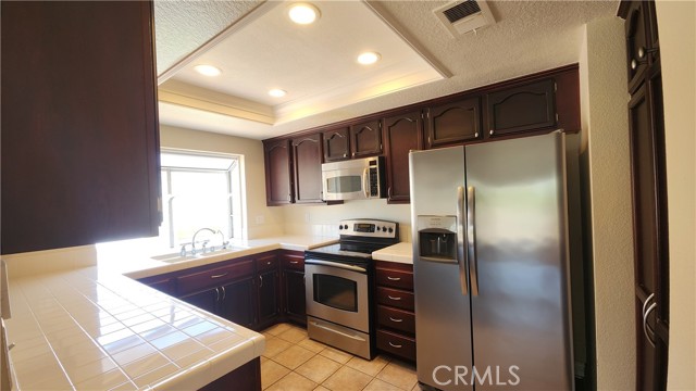 Detail Gallery Image 8 of 31 For 2352 Paseo Circulo, Tustin,  CA 92782 - 2 Beds | 2 Baths