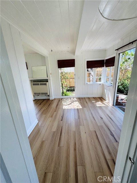 Detail Gallery Image 7 of 50 For 31865 8th, Laguna Beach,  CA 92651 - 3 Beds | 1/1 Baths