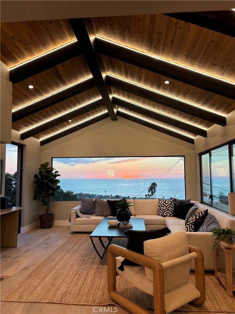 411 Via Mesa Grande