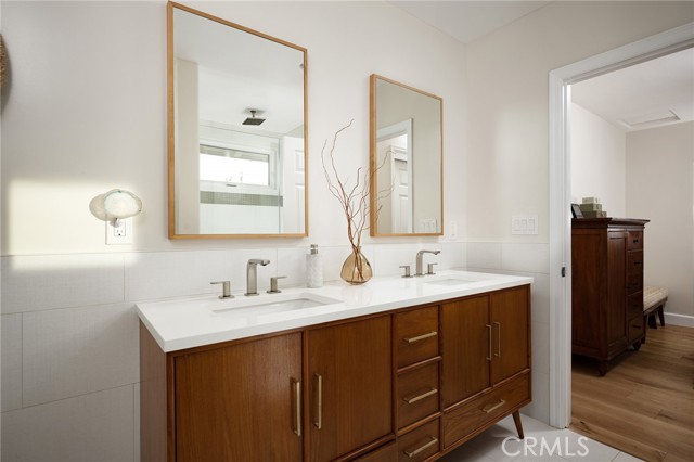 Detail Gallery Image 31 of 42 For 6470 E Mantova St, Long Beach,  CA 90815 - 4 Beds | 3 Baths