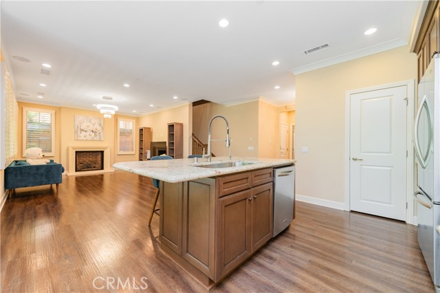 Detail Gallery Image 8 of 44 For 43 Lupari, Irvine,  CA 92618 - 4 Beds | 3 Baths