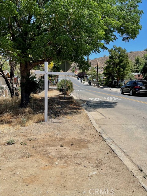 307 E Franklin St, Lake Elsinore, CA, 92530 307 E Franklin St, Lake Elsinore, CA, 92530