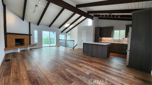 Detail Gallery Image 8 of 37 For 161 Monterey a,  Hermosa Beach,  CA 90254 - 3 Beds | 2/1 Baths