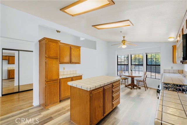 13691 Gavina Avenue, Sylmar CA: https://media.crmls.org/medias/feee526a-18f8-46c8-9283-f015f5ec4fee.jpg