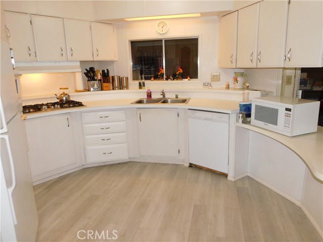 2200 W Wilson Street, Banning CA: https://media.crmls.org/medias/feeeb607-3832-48ff-ac76-d9021d9f663d.jpg