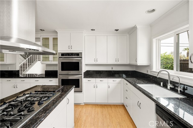 Detail Gallery Image 4 of 21 For 6193 Academy Ave, Riverside,  CA 92506 - 5 Beds | 3 Baths