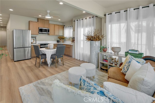 1123 E Ocean Blvd, Long Beach CA: https://media.crmls.org/medias/feefa72f-6243-4098-8831-7a7f7db85260.jpg