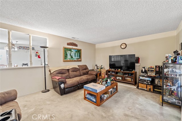 2538 Frost Avenue, Thousand Oaks CA: https://media.crmls.org/medias/feefda6c-ac75-4dcd-bb30-660c30b69182.jpg