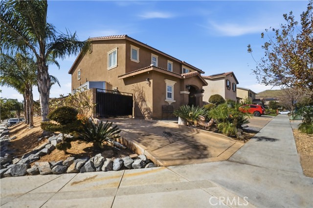 Detail Gallery Image 2 of 65 For 4415 Bethel Rd, Jurupa Valley,  CA 92509 - 5 Beds | 3/1 Baths