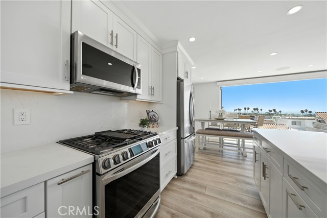 717 Calle Perlino, San Clemente CA: https://media.crmls.org/medias/fef23f3b-3271-4aab-85a6-098375440a09.jpg
