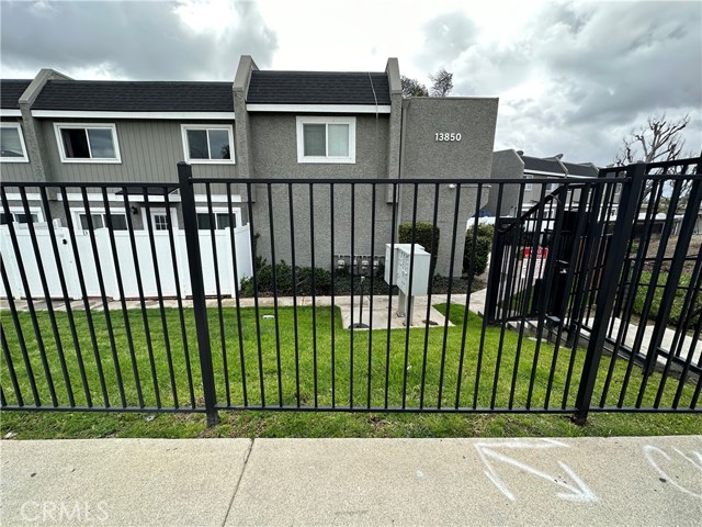 MLS# DW23047111