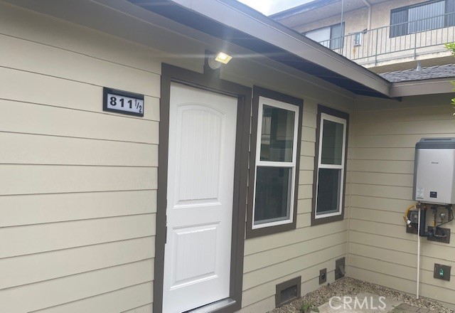 811 1/2 E Maple Street, Glendale CA: https://media.crmls.org/medias/fef2719b-213d-4ac8-8c2c-64ce1d9a9dc9.jpg