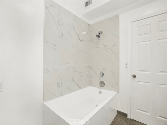 Detail Gallery Image 10 of 22 For 14545 Margate St #1,  Sherman Oaks,  CA 91411 - 3 Beds | 2 Baths