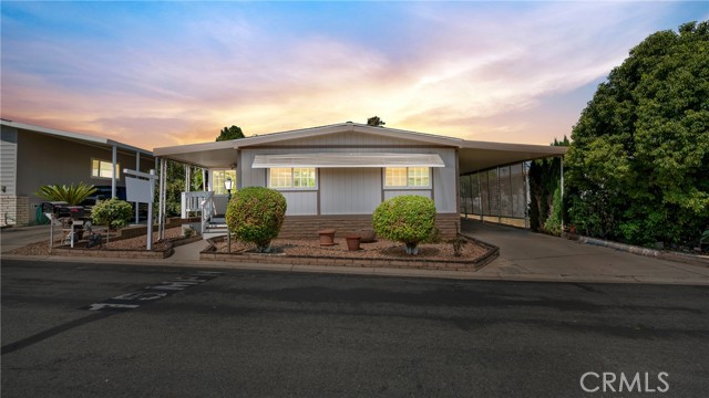 1422 Rainbrook Way, Corona CA: https://media.crmls.org/medias/fef2aa8d-cb53-4f97-b715-d66d0268a2a3.jpg