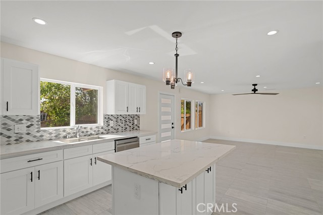Detail Gallery Image 10 of 25 For 14815 Country Ln #2,  Fontana,  CA 92335 - 3 Beds | 2 Baths