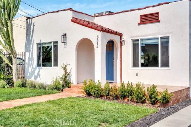 Detail Gallery Image 1 of 37 For 5814 7th Ave, Los Angeles,  CA 90043 - 2 Beds | 1 Baths