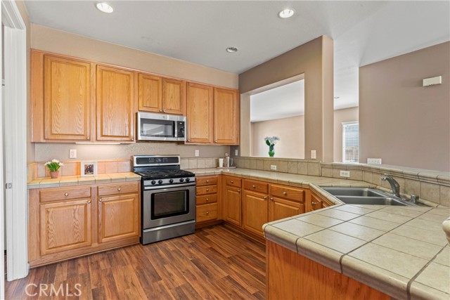 13275 Lone Pine Court, Hesperia CA: https://media.crmls.org/medias/fef355d3-a69b-42bc-9c43-f1b7c7447a37.jpg