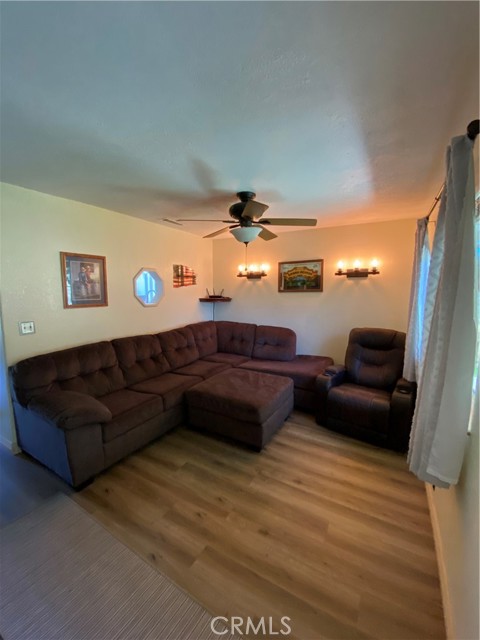 5555 Market Street, Chico CA: https://media.crmls.org/medias/fef373cc-f5c5-4b6d-873a-c1ac0a08242f.jpg