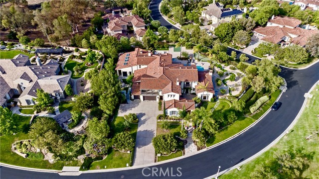 2535 Bronzewood Drive, Tustin CA: https://media.crmls.org/medias/fef3a5e6-82f4-465d-8423-b0e730e15fe1.jpg