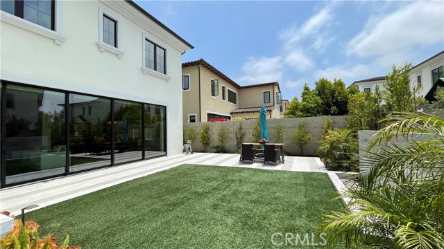 94 Interstellar, Irvine CA: https://media.crmls.org/medias/fef42af1-482f-449c-bc91-648c1e042759.jpg
