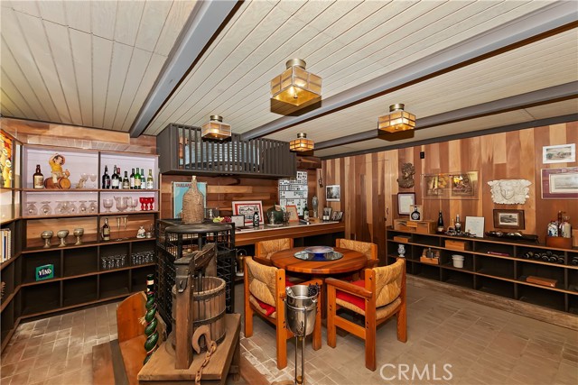27280 Peninsula Drive, Lake Arrowhead CA: https://media.crmls.org/medias/fef4bd83-f9aa-4b5e-b970-1b66d5f7d58c.jpg
