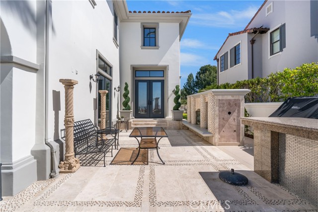 7 Vista Luci, Newport Coast CA: https://media.crmls.org/medias/fef56994-bf8e-47cc-a5a7-17fc001f306e.jpg