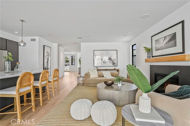 1003 S Prospect Ave, Redondo Beach CA: https://media.crmls.org/medias/fef65c62-a9d8-4ae9-9d73-a226709c7b0e.jpg