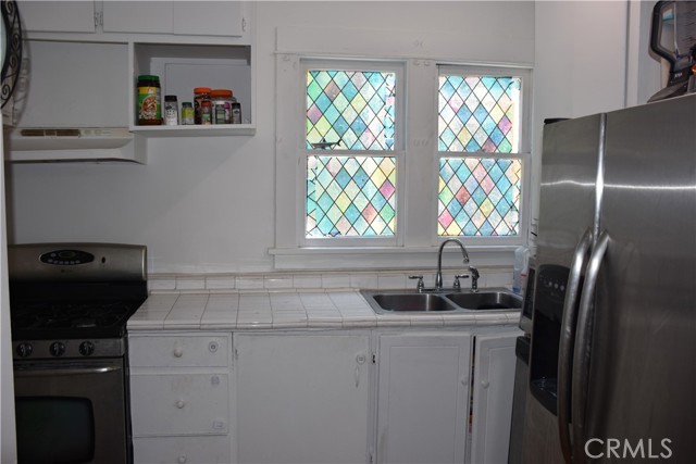 5318 Irvington Place, Los Angeles CA: https://media.crmls.org/medias/fef6fa63-61f6-4767-b428-a19c023718ec.jpg