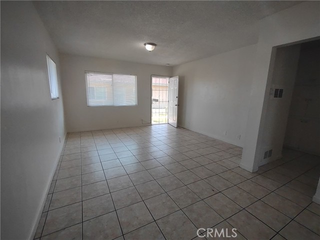 Detail Gallery Image 5 of 11 For 1685 S Reservoir St, Pomona,  CA 91766 - 2 Beds | 1 Baths