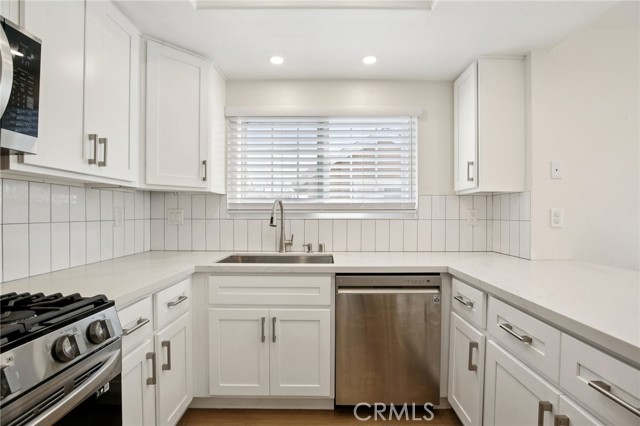 Detail Gallery Image 11 of 35 For 61 Woodleaf, Irvine,  CA 92614 - 3 Beds | 2 Baths