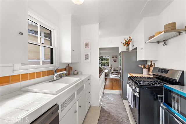 189 Lower Cliff Drive, Laguna Beach CA: https://media.crmls.org/medias/fef832f7-cc3c-4fc9-b75a-cf3089a71359.jpg