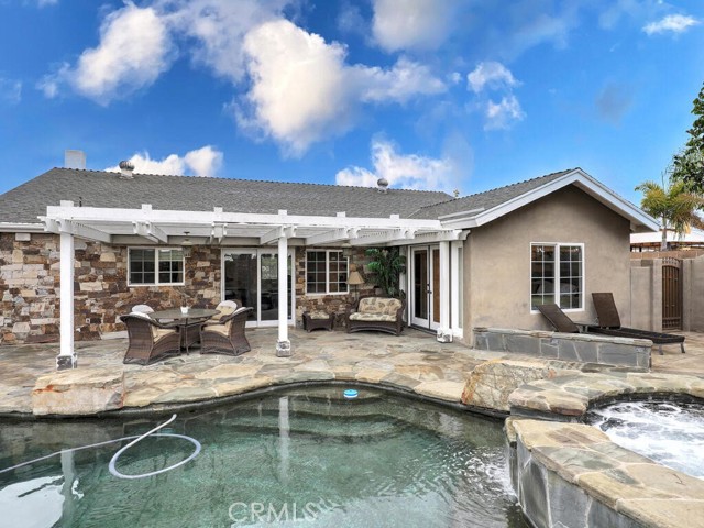 25322 Romera Place, Lake Forest CA: https://media.crmls.org/medias/fef88ecf-7795-48ce-91bd-50c6a45d264e.jpg