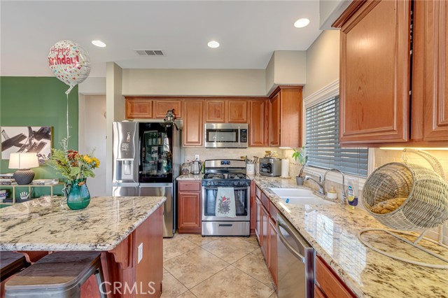 Detail Gallery Image 14 of 37 For 12936 Presidio, Victorville,  CA 92394 - 3 Beds | 2 Baths