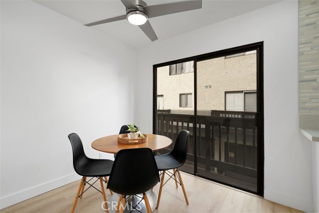 Detail Gallery Image 26 of 53 For 4218 Troost #20,  Studio City,  CA 91604 - 3 Beds | 2/1 Baths