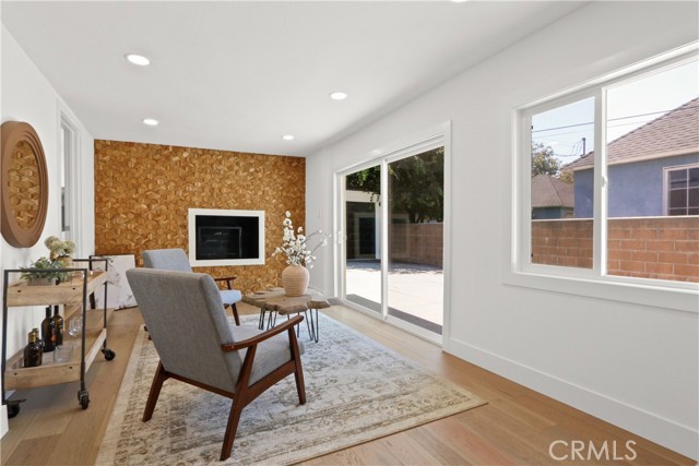 Detail Gallery Image 8 of 24 For 3800 Virginia Rd, Los Angeles,  CA 90008 - 3 Beds | 2/1 Baths