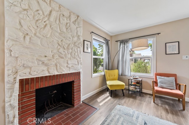 213 East 45th Street, Long Beach CA: https://media.crmls.org/medias/fef9d519-e5be-4d58-9ae6-21dd6b275848.jpg